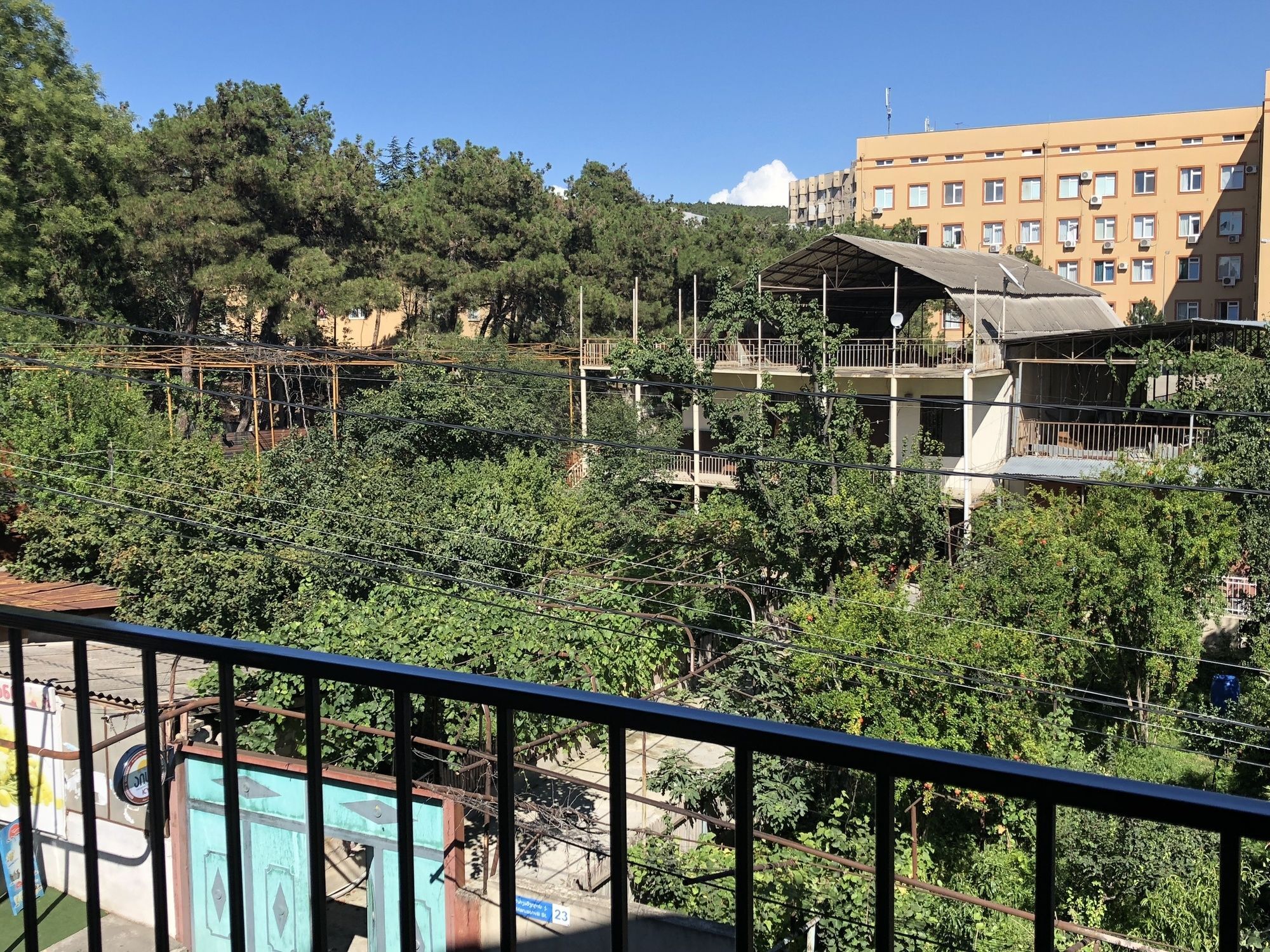 Lucky Family Hotel Tbilisi Exterior foto